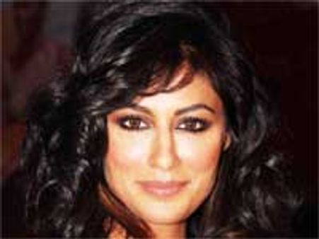 रितिक के लिए चित्रांगदा बदलेंगी अपने लुक्स