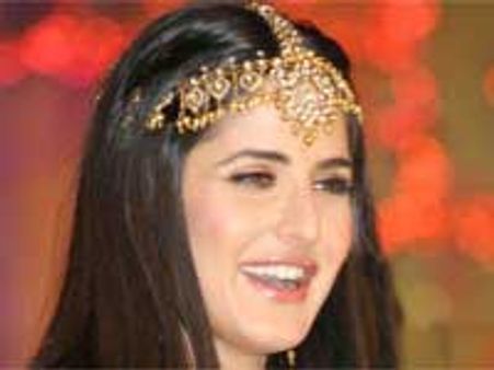 अपनी बारात में दूल्हा बनी कैटरीना कैफ