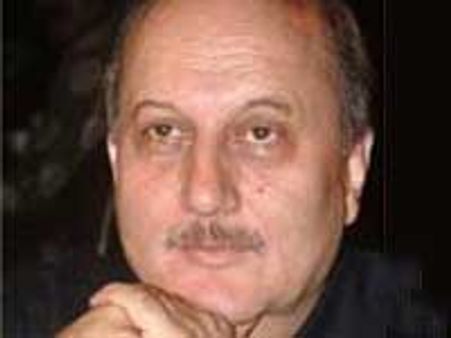 आरपीआई के हमले के बावजूद अनुपम ने किया सुरक्षा लेने से इंकार