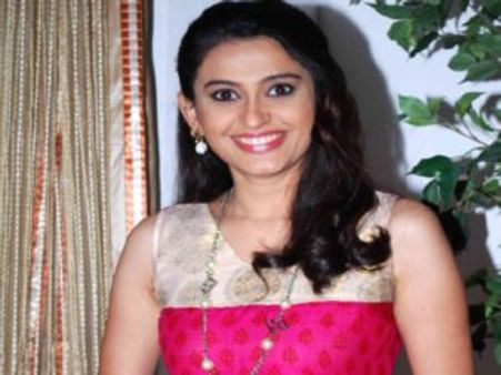 स्मिता बंसल बनी खतरों की खिलाड़ी