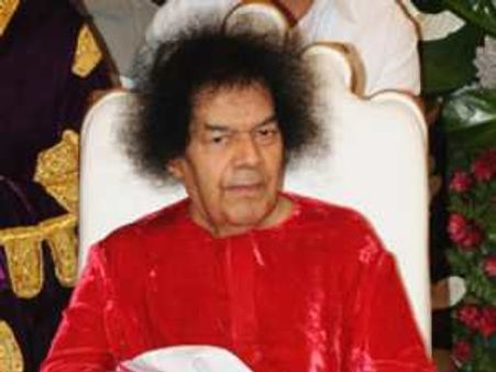 सत्य साईं बाबा के निधन से शोकाकुल बॉलीवुड