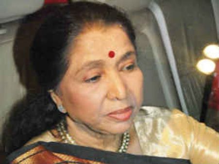 'माई' से अभिनेत्री बनीं आशा भोंसले