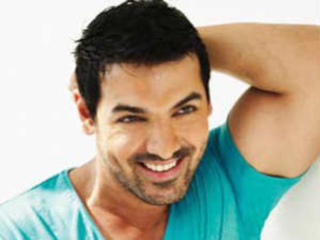 बिपाशा की दुश्मन दीपिका बनीं जॉन के अकेलेपन की साथी!