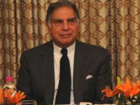 बॉलीवुड में नैनो से वापसी करेंगे टाटा