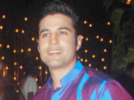 राजीव बनेंगे फिल्म निर्देशक