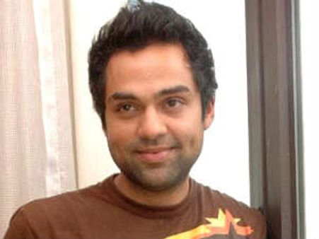 अभय देओल लिख रहे हैं स्क्रिप्ट