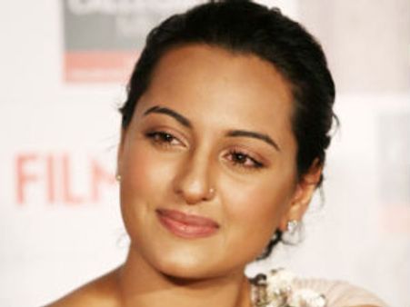 सोनाक्षी सिन्हा के हीरे चोरी