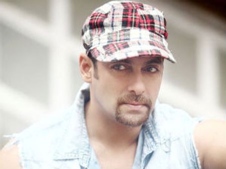 दोस्त आमिर की राह पर सलमान, बच्चों के लिए बनाई चिल्लर पार्टी'