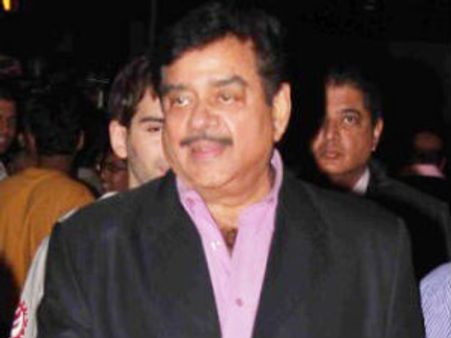 सोनाक्षी का पिता बनूंगा बस : शत्रुघ्न सिन्हा