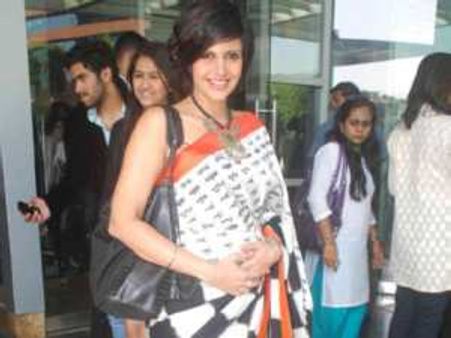 हॉट बेब मंदिरा बेदी ने 'वीर' बेटे को जन्म दिया