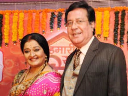 नहीं लुभा रहीं सास लीला