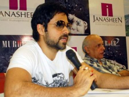 यूपी में मर्डर के लिये आये इमरान हाशमी