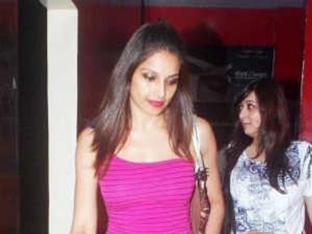 बिपाशा-कंगना में फिल्म को लेकर झगड़ा