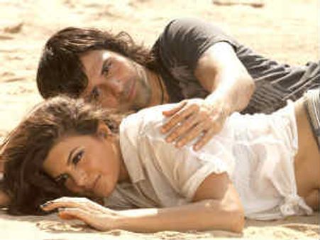 मर्डर 2 : नई बोतल, पुरानी शराब लेकिन नशा नहीं