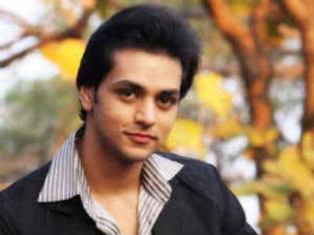 शक्ति अरोड़ा दुर्घटना ग्रस्त