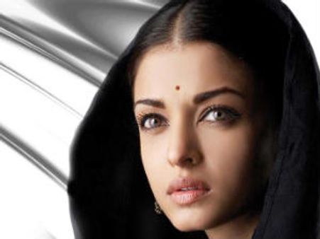 मुंबई धमाकों के चलते ऐश्वर्या ने नहीं लिया फ्रेंच सम्मान