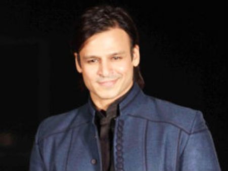 विमान उड़ाने की तैयारी में विवेक ओबरॉय