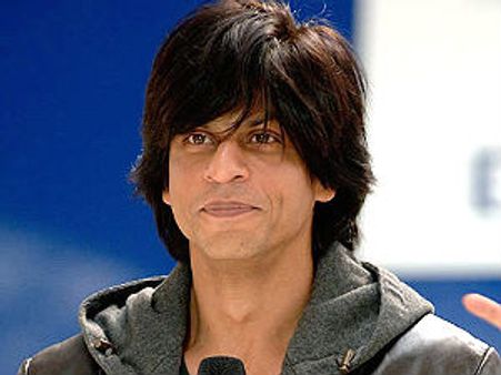 मुंबई : 20 बैगों के चलते कस्टम ने वसूले शाहरूख से 1.5 लाख रूपये