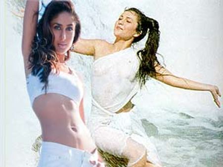 पारदर्शी साड़ी पहनकर झरने के नीचे नहाने को तैयार करीना!