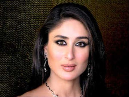 मंदाकिनी बन दादा राजकपूर का कर्ज चुकायेंगी करीना कपूर!