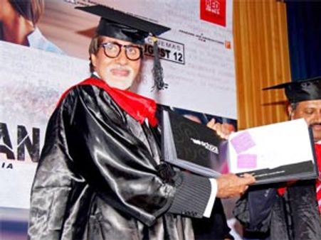 बेकार है आरक्षण और बकवास कर रहे हैं अमिताभ : लालू प्रसाद यादव