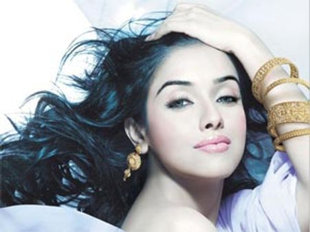 जॉन और मेरे बीच ऐसा कुछ नहीं हैः असीन