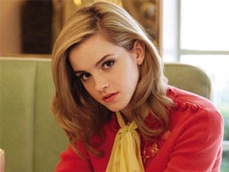 एम्मा अपने ब्वॉय फ्रैंड के साथ बिजी हैं