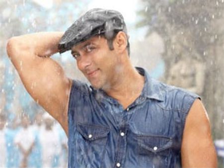 सलमान ने जड़ दी हैट्रिक, बॉडीगार्ड की सफलता पर यकीन नहीं