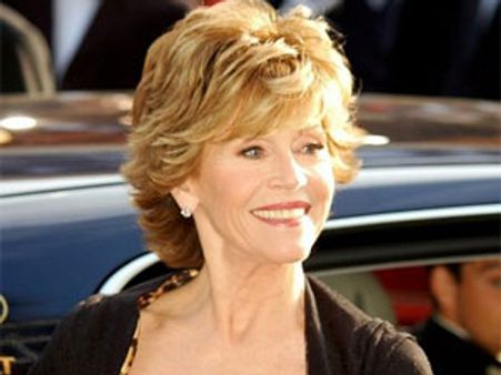 अपने ही मरे हुए कुत्ते की राख से नहाईं हॉलीवुड एक्ट्रेस फोंडा!