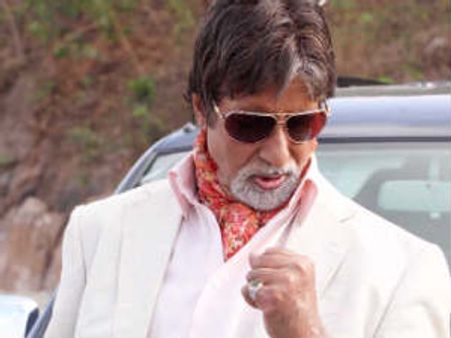 अभिषेक के बाद अमिताभ भी हुए शूटिंग के दौरान घायल