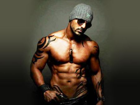 मैं सलमान और अजय की तरह एक्शन नहीं करताः जॉन