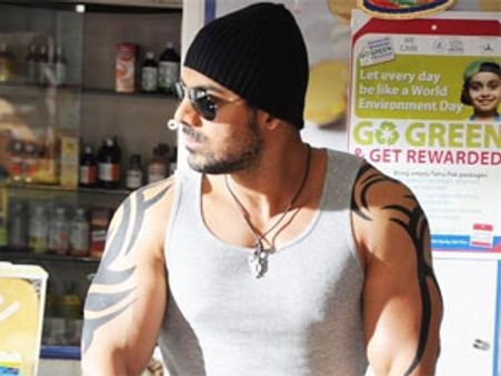 जॉन अब गैंगस्टर बनेंगे