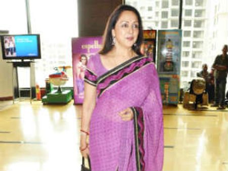 हेमा ने शाहरूख को दिया ज्यादा महत्व