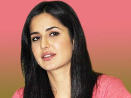 कैटरीना, पॉप स्टार शकीरा को हरा बनी नंबर वन