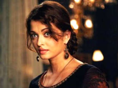 धूम-धाम से हुई ऐश्वर्या की गोदभराई