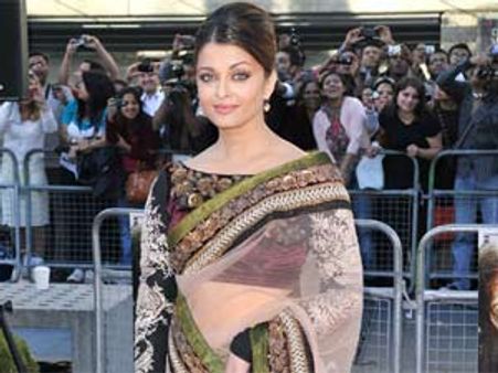 क्या ऐश करेंगी फिल्मों में वापसी!