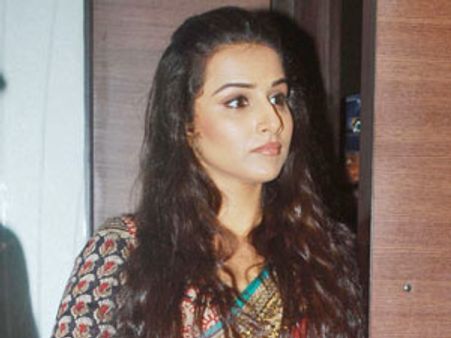 केबीसी के शो में 'डर्टी पिक्चर' लेकर आयेंगी विद्या