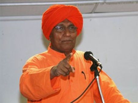 मेनकाओं के बीच कहीं बहक ना जाए स्वामी अग्निवेश के कदम : अमर सिंह