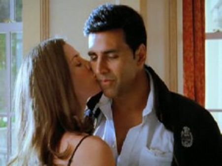 जॉन अब्राहम मिस्टर बीन की तरह ही कॉमेडी करते हैं: अक्षय कुमार