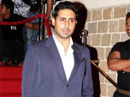 ख्वाजा के दर पर अभिषेक बच्चन, चढ़ाई चादर