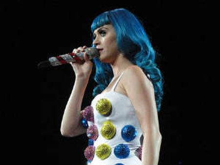 रसेल और केटी पेरी में तलाक