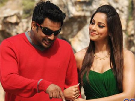 प्यार करें तो सच्चे दिल से करें: बिपाशा बसु