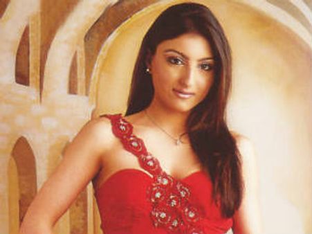 शर्मिला ने अभी से दे दिया लाड़ली को शादी का तोहफा