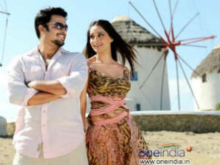 बिप्स और माधवन का लिप लॉक!