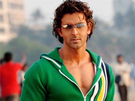 रितिक ने छोड़ दिया घर परिवार!