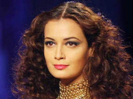 'पेटा' के लिए नागिन बनीं दिया मिर्जा