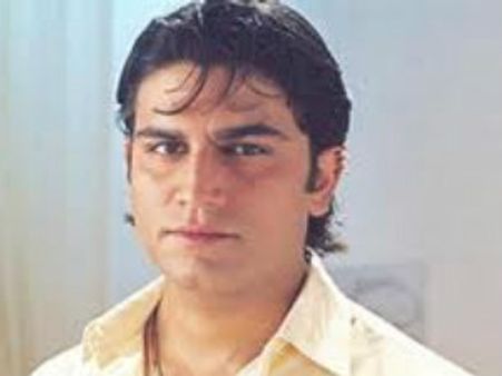 कुछ तो...में मोहनिश की जगह लेंगे शरद केलकर