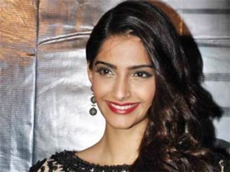 सोनम कपूर धनुष के साथ रांझणा में आएंगी नजर