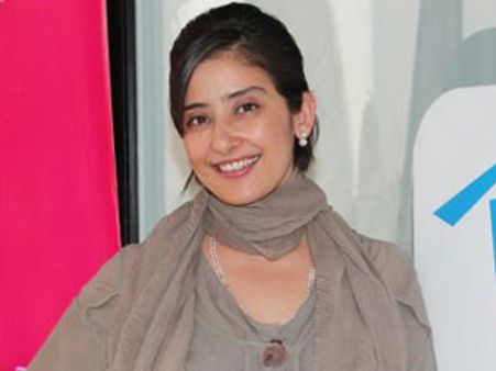निराश हो चुकी मनीषा को रामू ने दिया सहारा