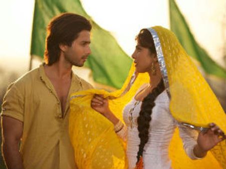 प्रियंका और शाहिद की अधूरी लव स्टोरी है 'तेरी मेरी कहानी'